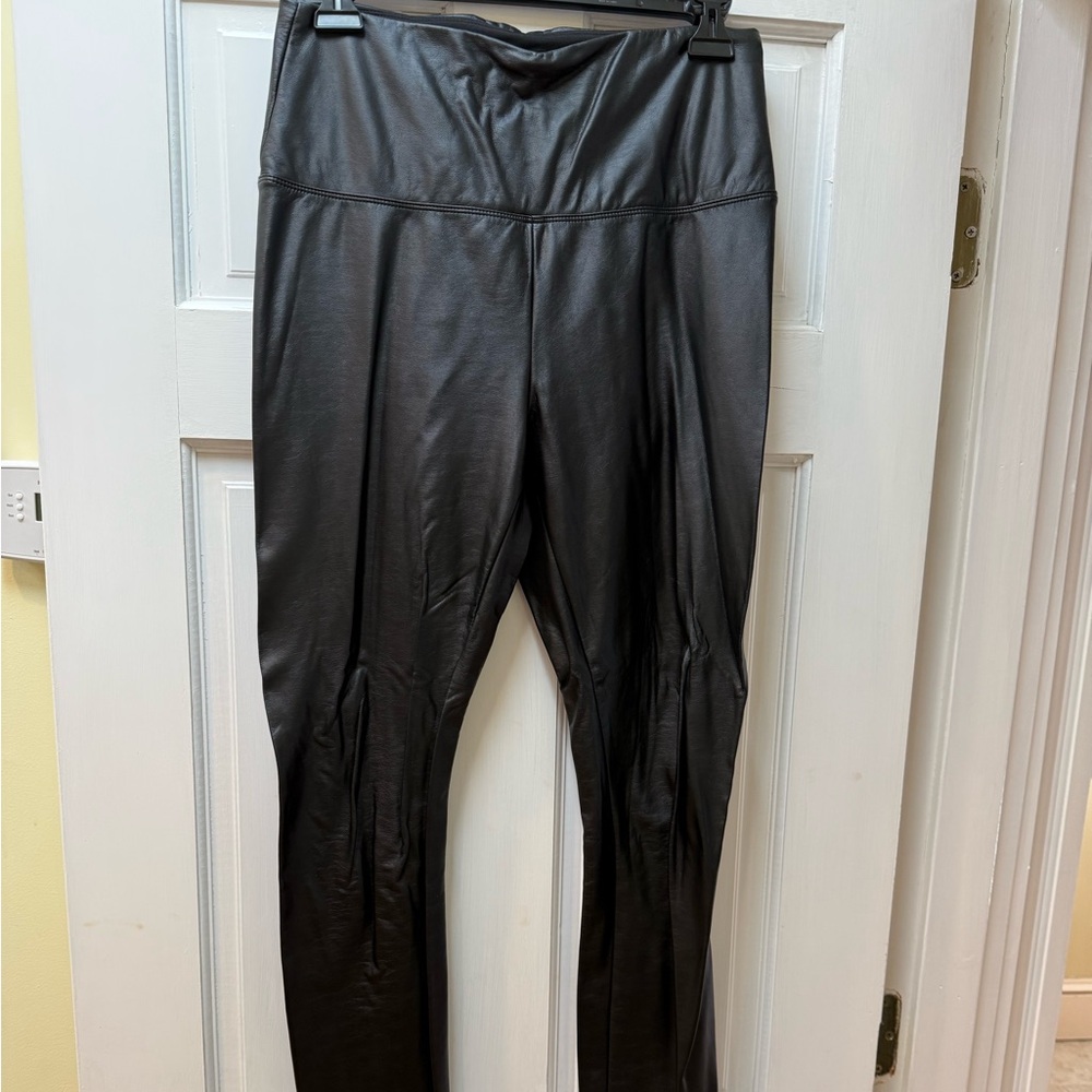 Lysse Black  faux Leather Leggings - Picture 4 of 5